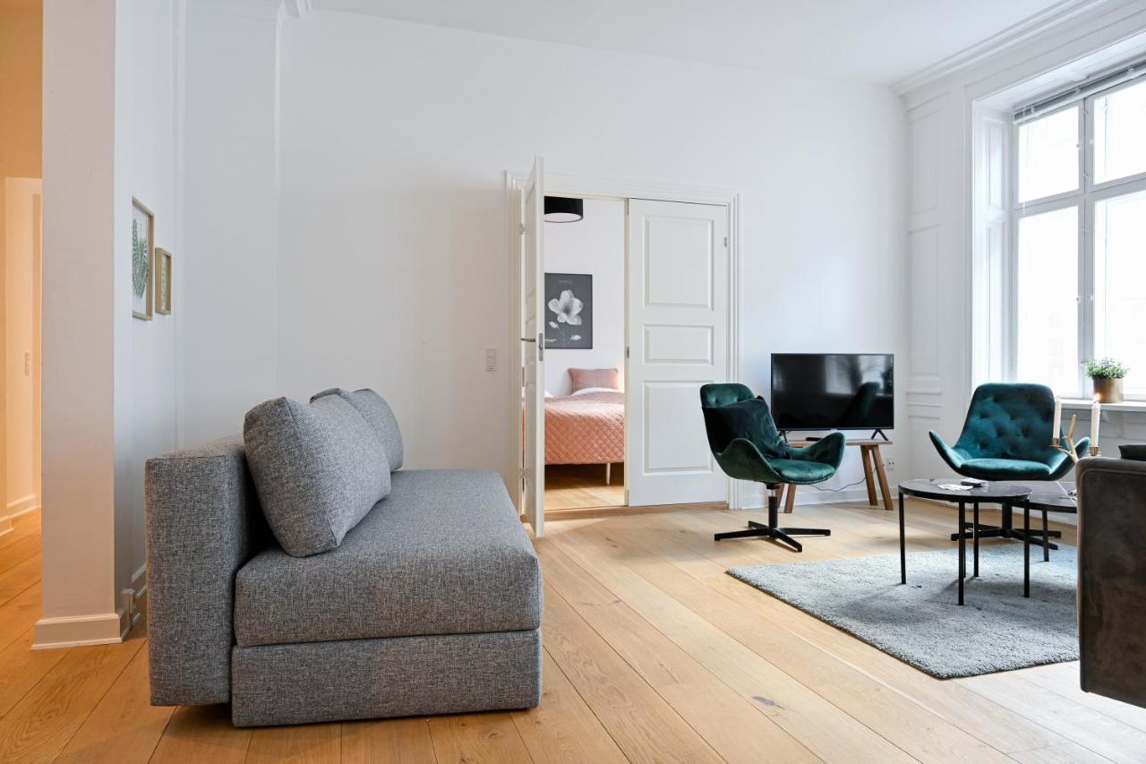 Sanders Arrow - Chic Three-Bedroom Apartment In The Middle Of Kopenhagen Bagian luar foto