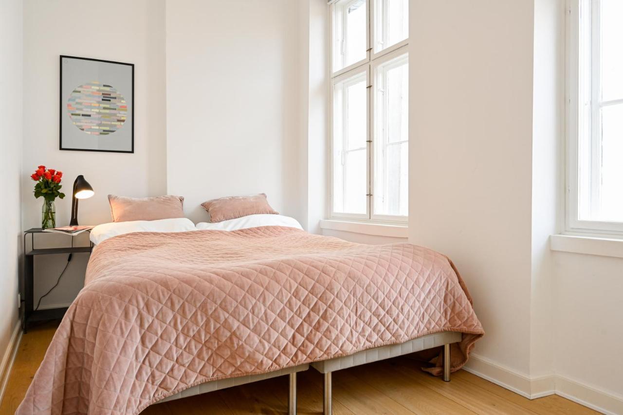 Sanders Arrow - Chic Three-Bedroom Apartment In The Middle Of Kopenhagen Bagian luar foto
