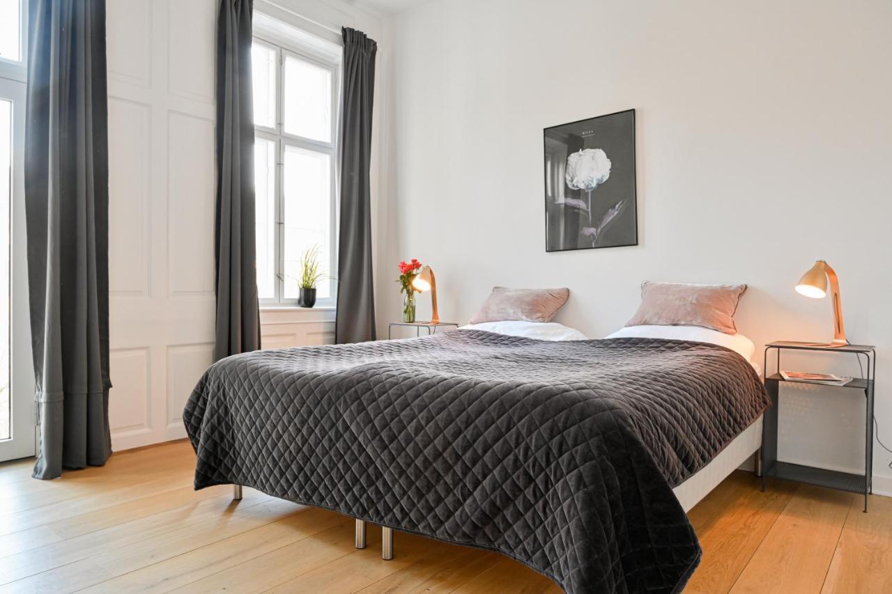 Sanders Arrow - Chic Three-Bedroom Apartment In The Middle Of Kopenhagen Bagian luar foto