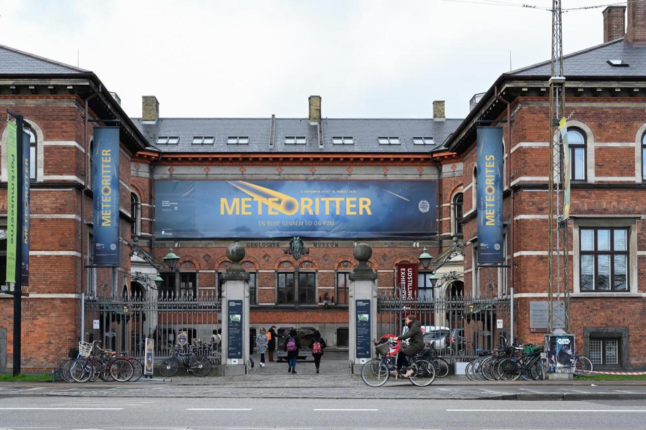Sanders Arrow - Chic Three-Bedroom Apartment In The Middle Of Kopenhagen Bagian luar foto