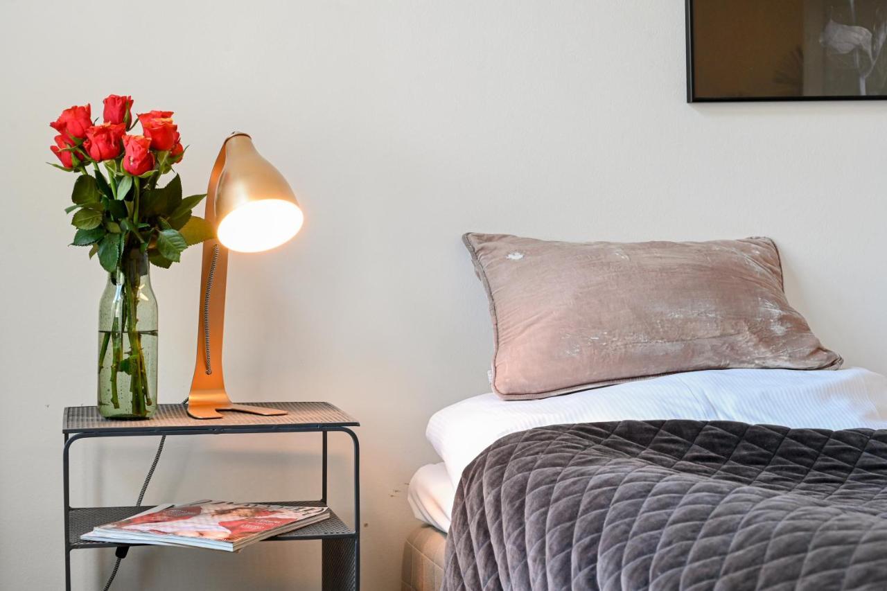 Sanders Arrow - Chic Three-Bedroom Apartment In The Middle Of Kopenhagen Bagian luar foto